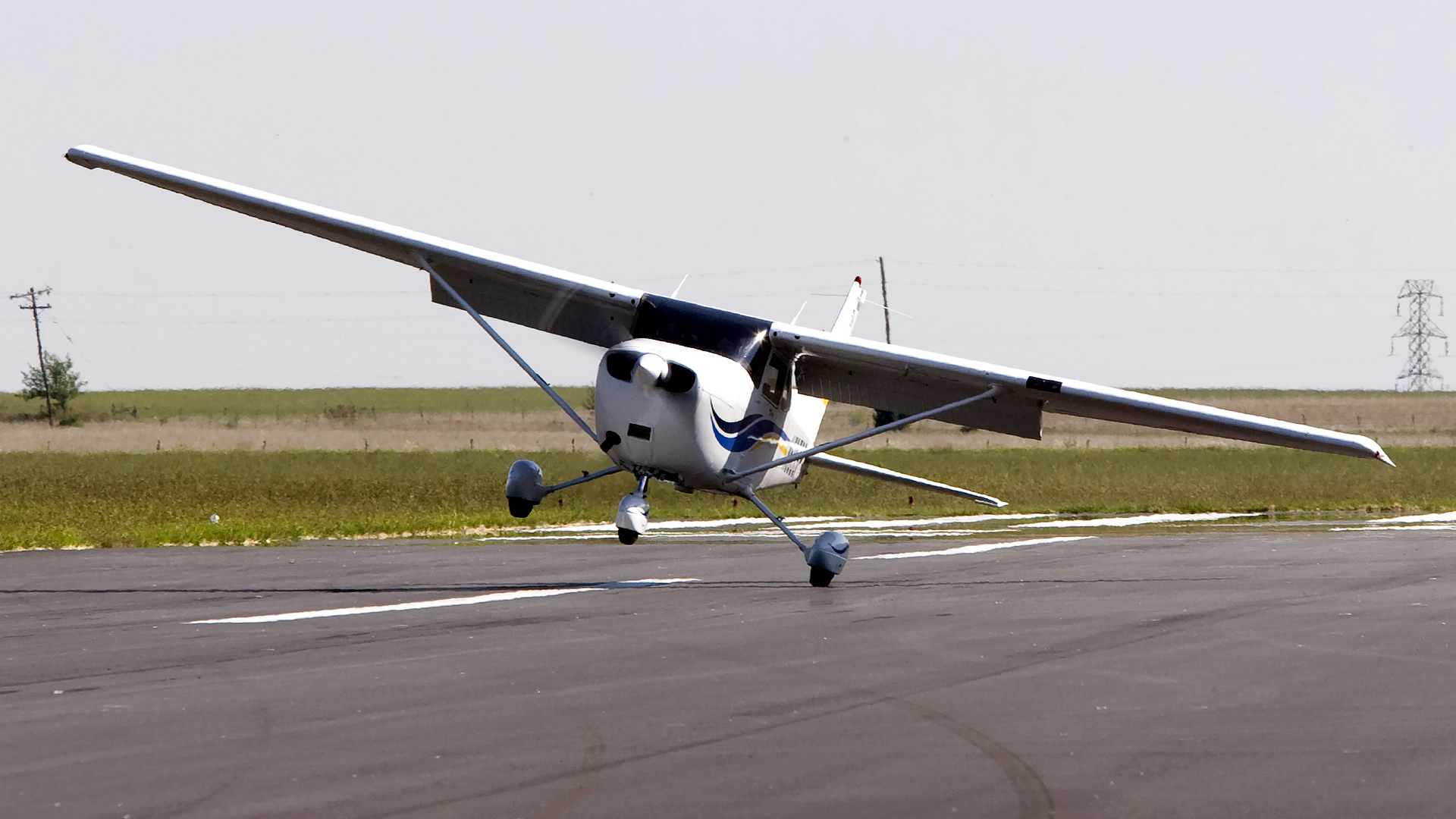 Correct Crosswind Landing Technique Nosewheel Aircraft touching down on one wheel nose wheel off ground
